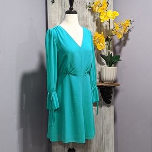 NWT Vince Camuto green dress
